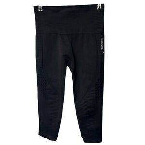 GYMSHARK High-Waisted Black Leggings with Textured Panels black crop small